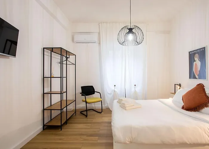 Elegant 2 Bdr Apartment - 150 Mt From Metro A