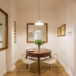 Elegant 2 Bdr Apartment - 150 Mt From Metro A