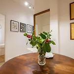 Elegant 2 Bdr Apartment - 150 Mt From Metro A