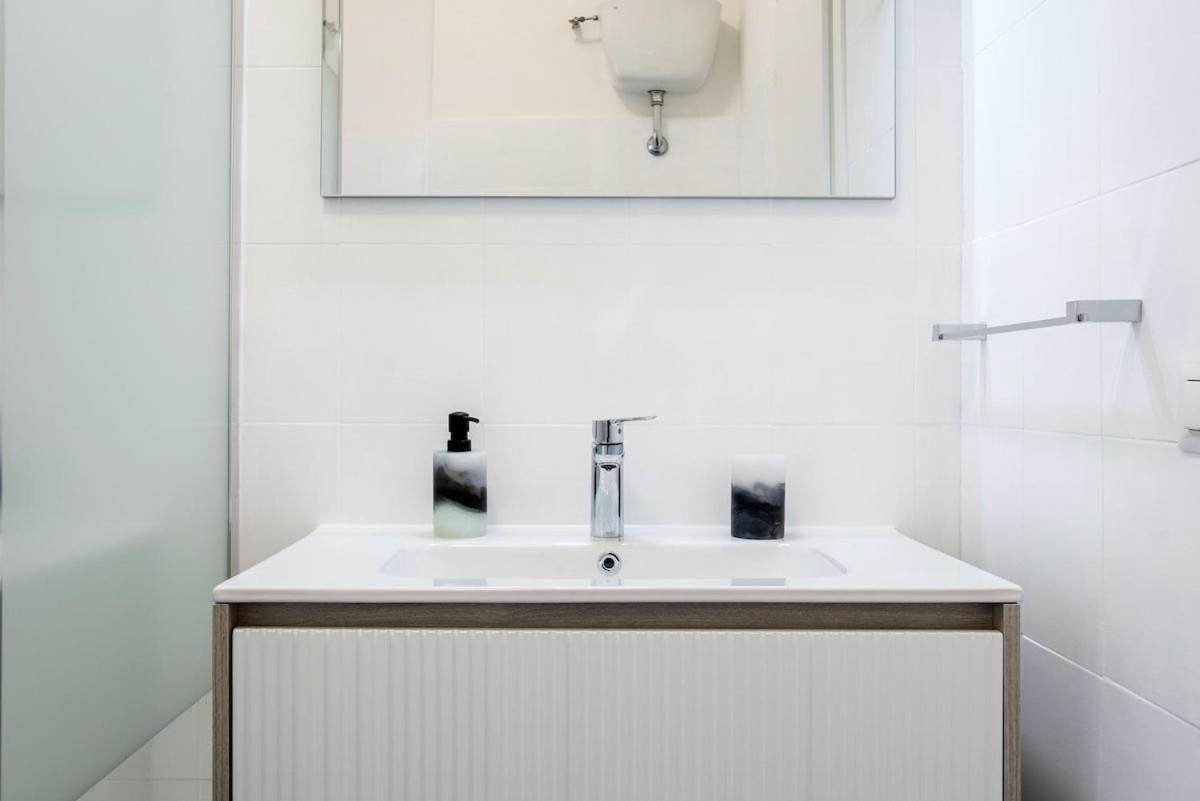 Elegant 2 Bdr - 150 Mt From Metro A Apartment *